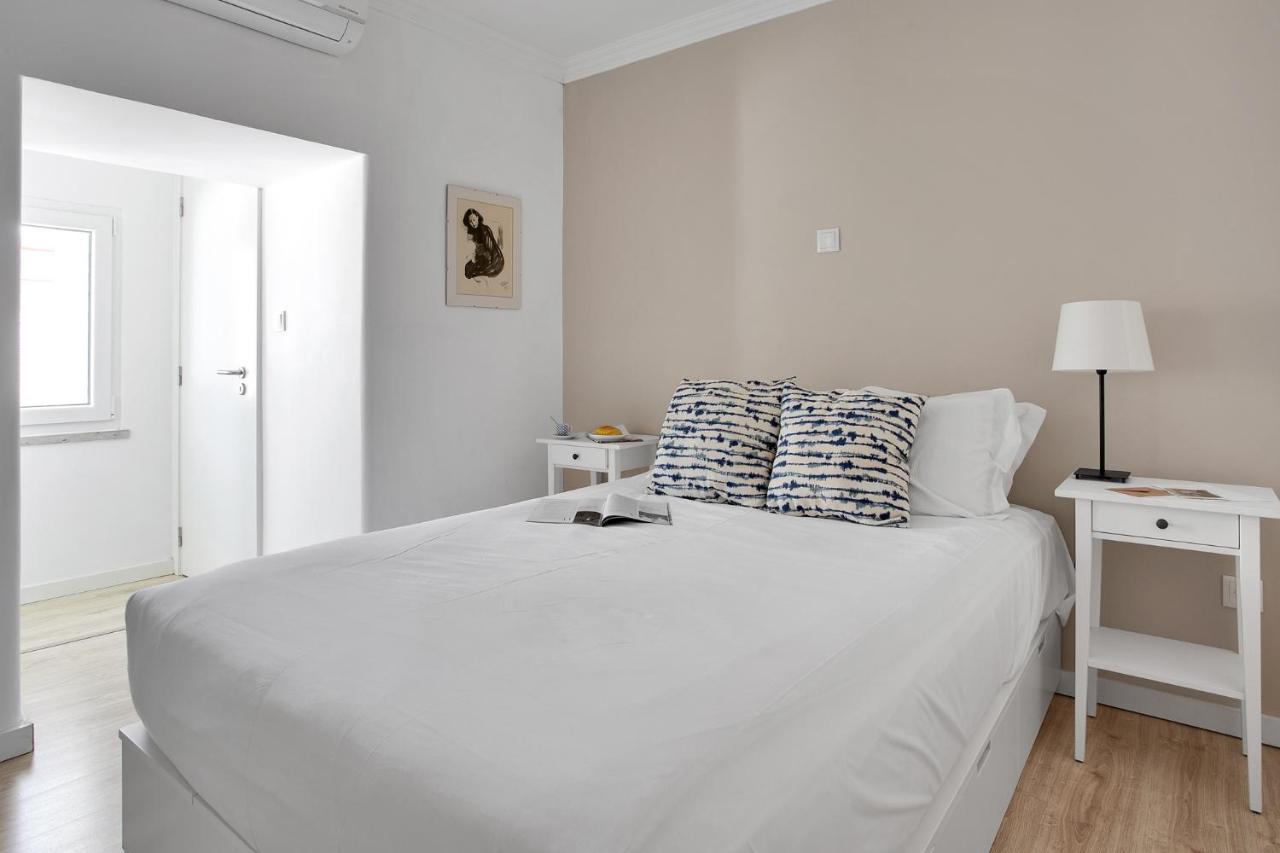 Modern 2 Bedroom Apartment In Estrela With Outside Terrace! Amazing For Families, Couples, Friends Lisboa Extérieur photo
