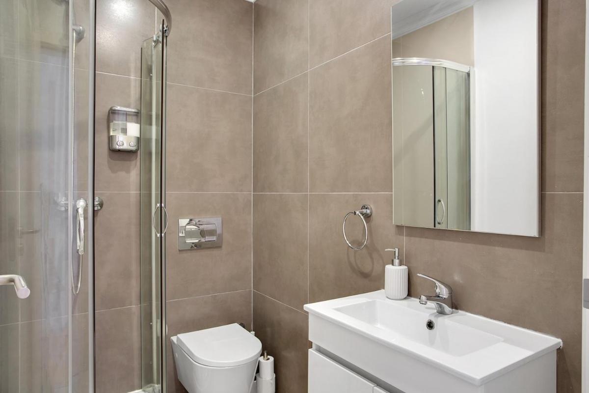 Modern 2 Bedroom Apartment In Estrela With Outside Terrace! Amazing For Families, Couples, Friends Lisboa Extérieur photo